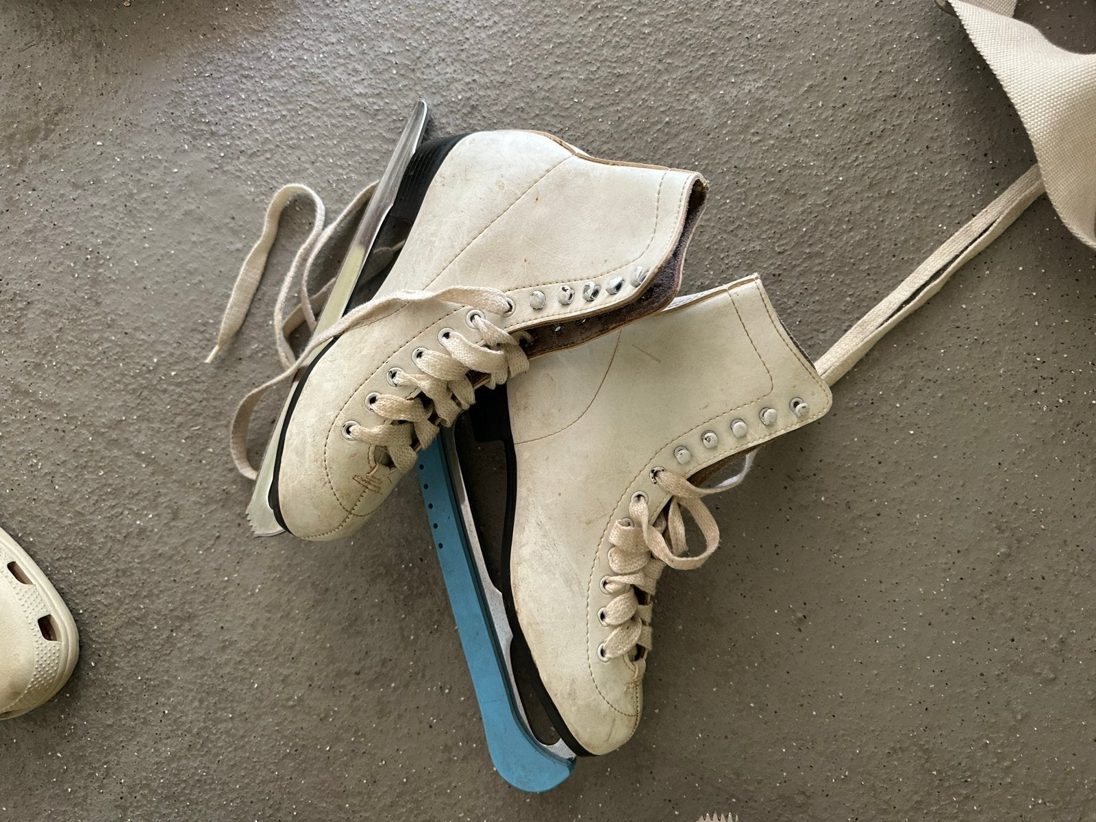 Witte Kunstschaatsen - Maat Onbekend, Sport en Fitness, Schaatsen, Ophalen, Gebruikt, Kunstschaatsen, Overige merken