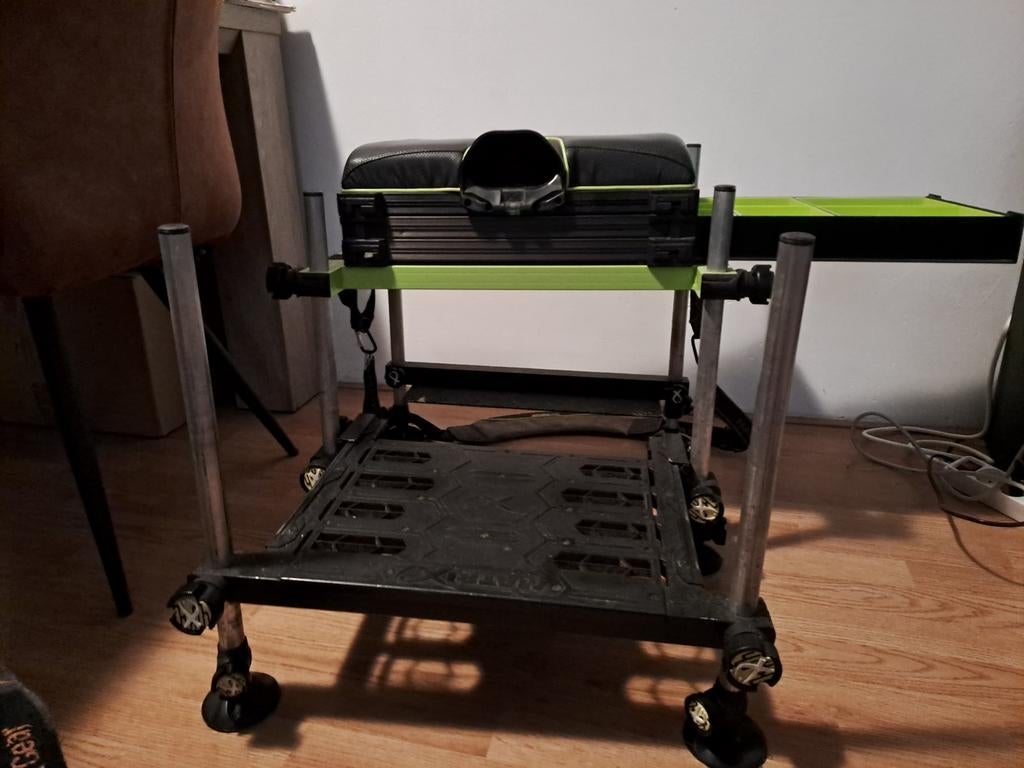 Viskist een lade en een vlonder, Watersport en Boten, Hengelsport | Witvissen, Ophalen of Verzenden, Zo goed als nieuw, Complete set