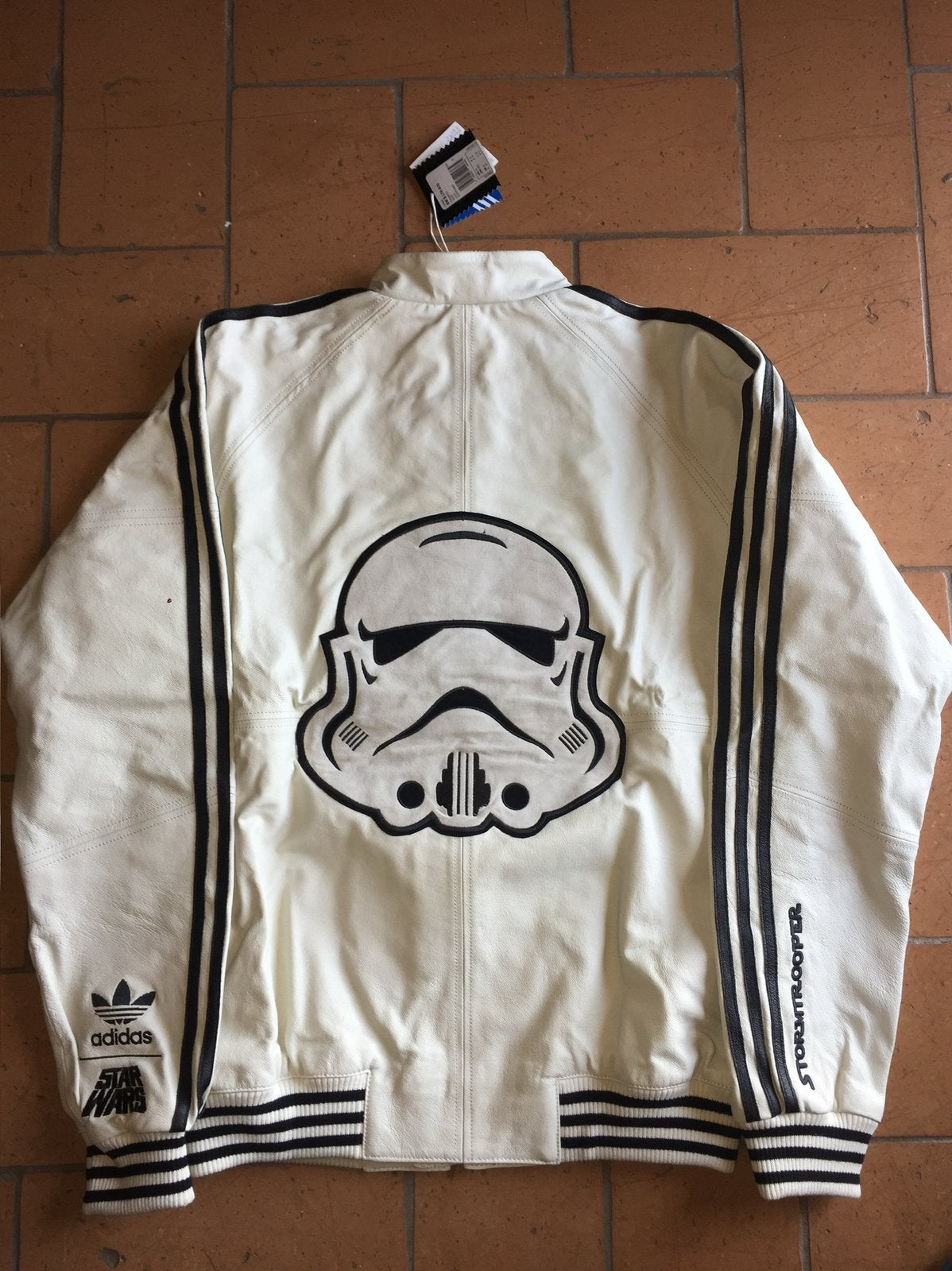 adidas Originals X Star Wars - rare Stormtrooper tracksuit, Verzamelen, Ophalen, Zo goed als nieuw, Overige typen