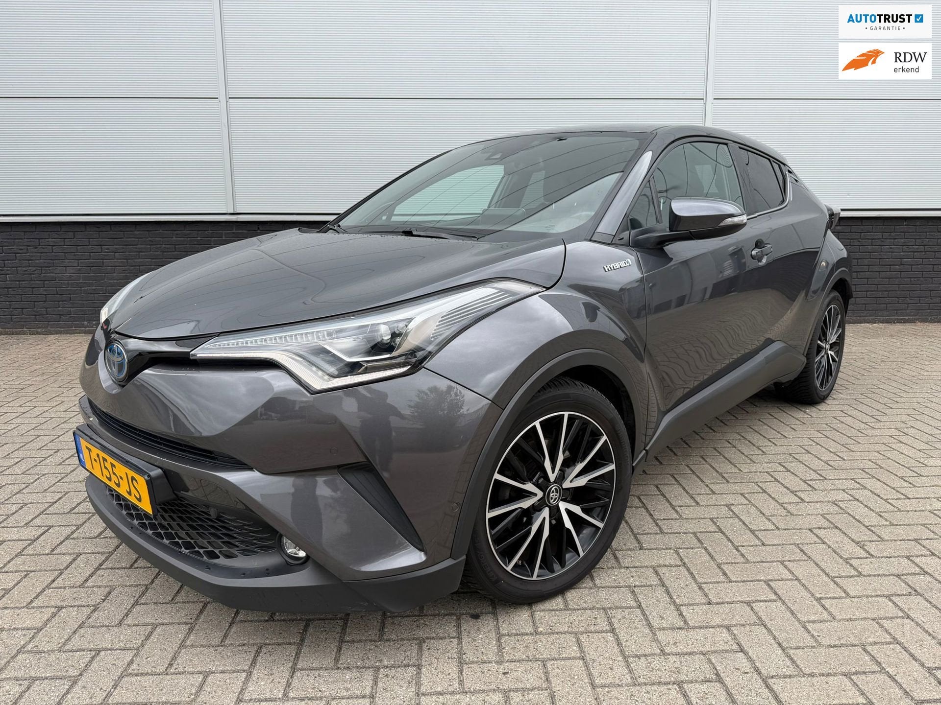 Toyota C-HR 1.8 Hybrid Bi-Tone clima - full map navi - trekh, Auto's, Euro 6, 4 cilinders, 26 km/l, Hybride Elektrisch/Benzine