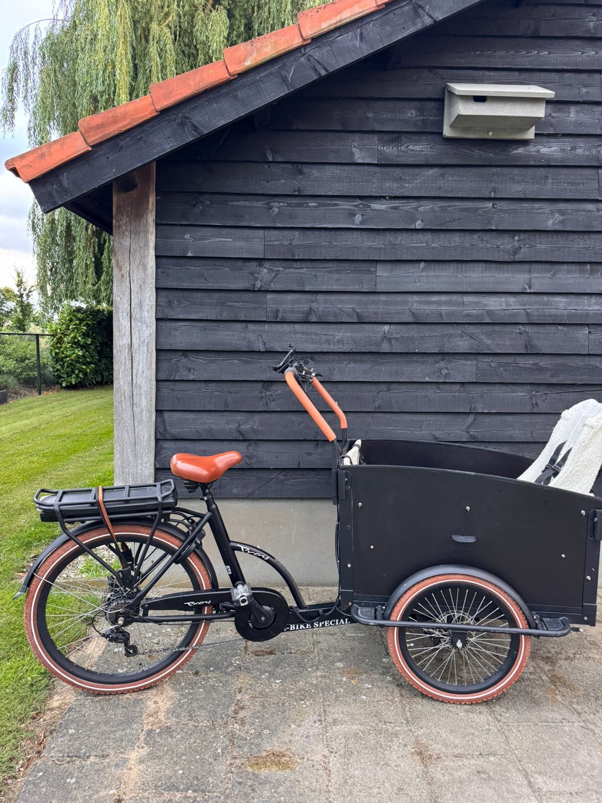 Troy elektrische bakfiets, Fietsen en Brommers, 4 kinderen of meer, Huif, Zo goed als nieuw, Schijfrem