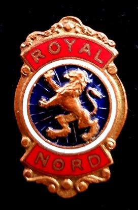 Royal Nord motorfiets knoop-speld - in prachtig emaillle, Verzenden, Nieuw, Transport, Speldje of Pin
