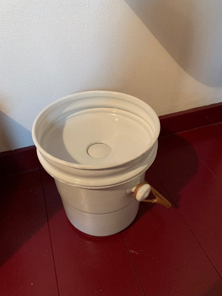 Toiletemmer, Ophalen