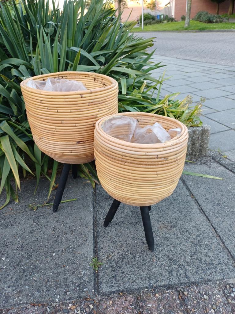 Set van 2 bamboe bloempotten op pootjes - 20 en 27 cm, Tuin en Terras, Bloempotten, Overige materialen, Gebruikt, Rond, Binnen