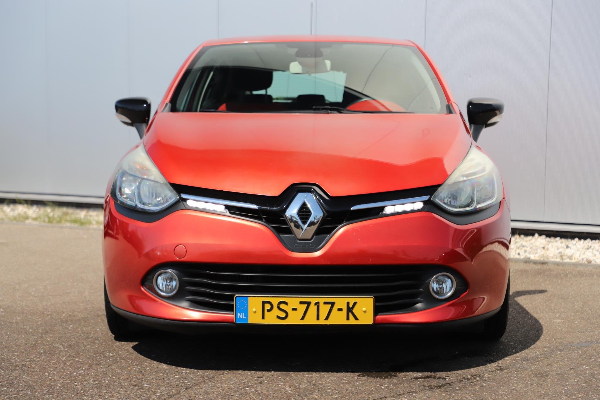 Renault Clio 0.9 TCe Dynamique 17 inch LMV Navigatie Bluetoo, Auto's, Voorwielaandrijving, Stof, 540 kg, Met garantie (alle)