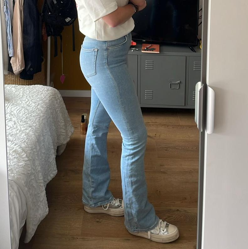 Flared Jeans, Ophalen of Verzenden, Zo goed als nieuw, Blauw, W28 - W29 (confectie 36)