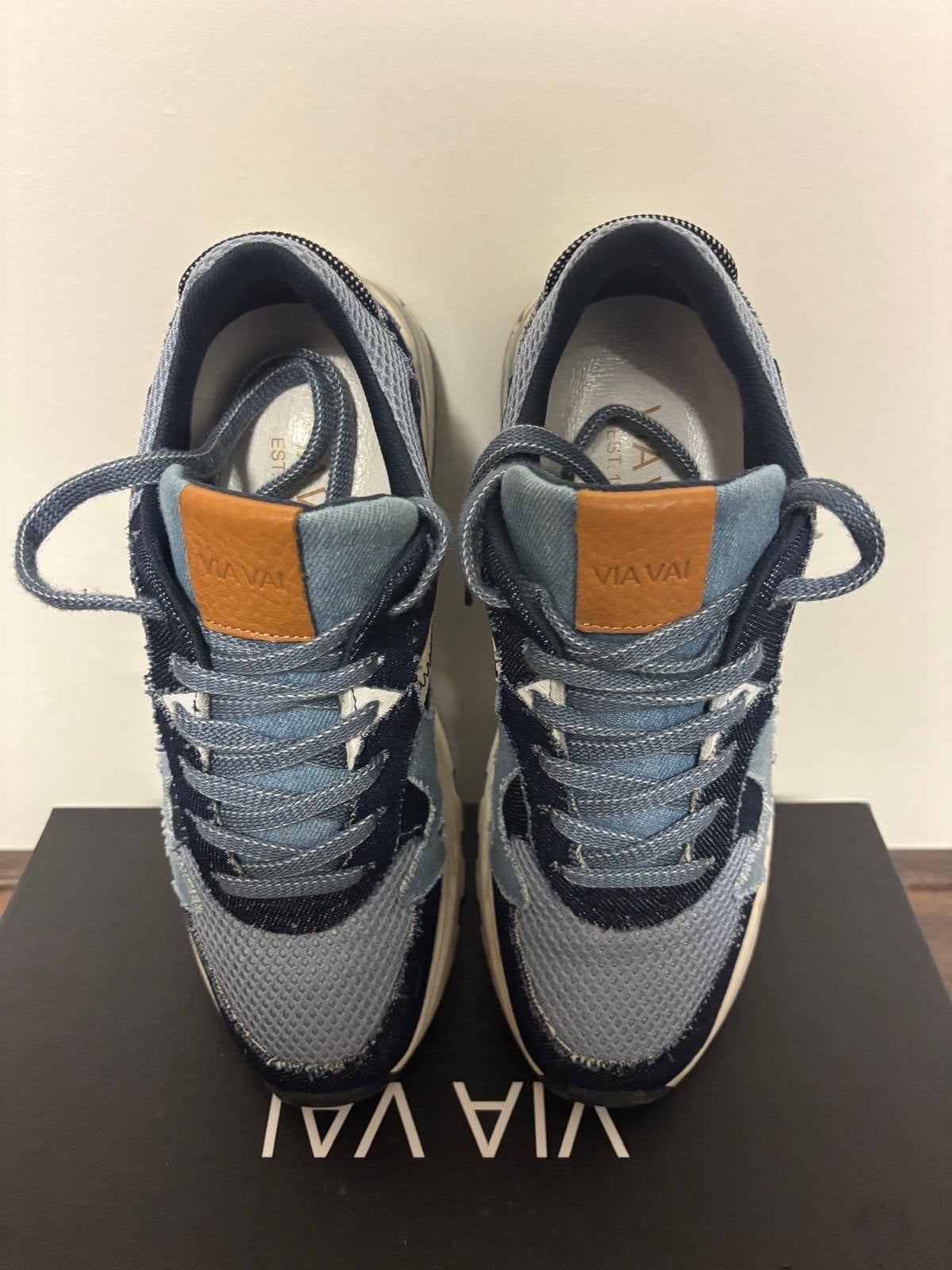 VIA VAI Sneakers - Stoere Denim Look, Ophalen of Verzenden, Zo goed als nieuw, Blauw, Sneakers of Gympen