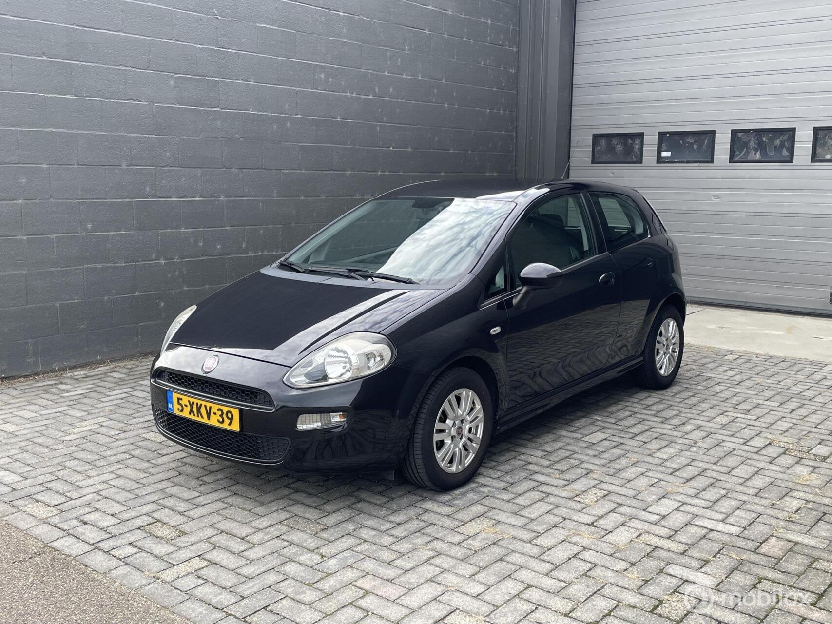 Fiat Punto Evo 0.9 TwinAir Turbo Street 101PK | AIRCO | Lich, Voorwielaandrijving, 101 pk, Euro 6, Start-stop-systeem
