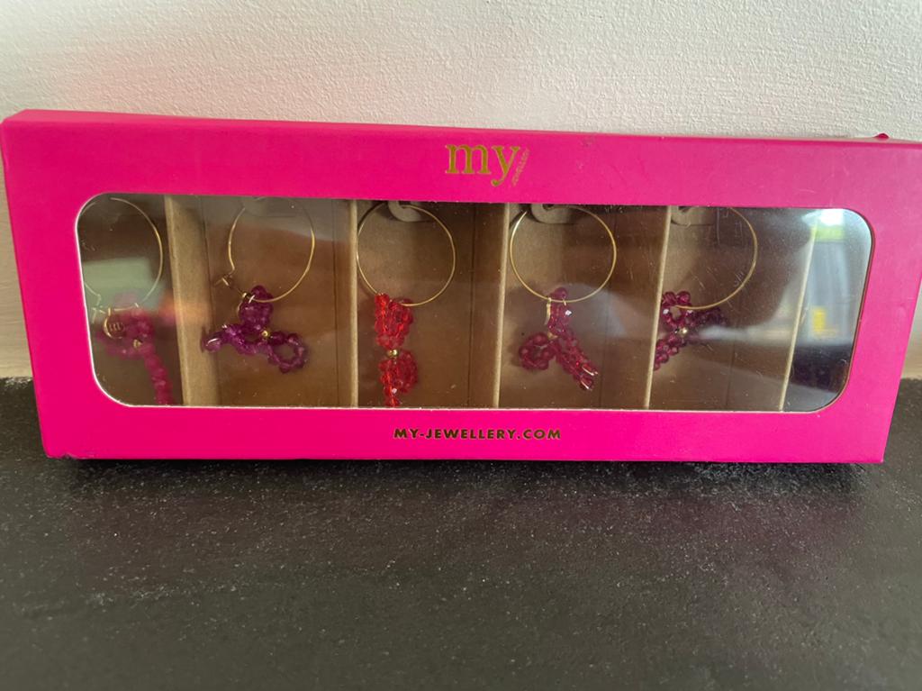 My Jewellery set wijnglasbedels strikjes Nieuw, Overige typen, Nieuw, Ophalen of Verzenden, Glas