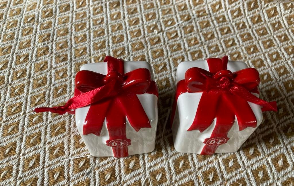 2x Douwe Egberts D.E. kerstcadeau hangers, Ophalen of Verzenden, Zo goed als nieuw