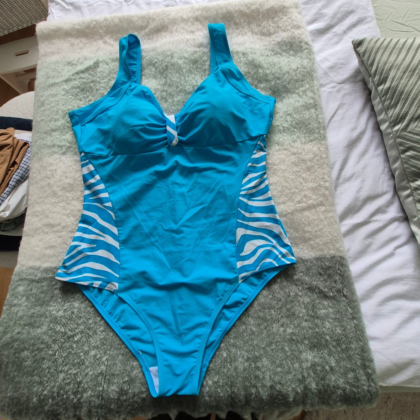 Mooi turquoise badpak met zebraprint, maat 48, Kleding | Dames, Badmode en Zwemkleding, Bonprix, Blauw, Badpak, Ophalen of Verzenden