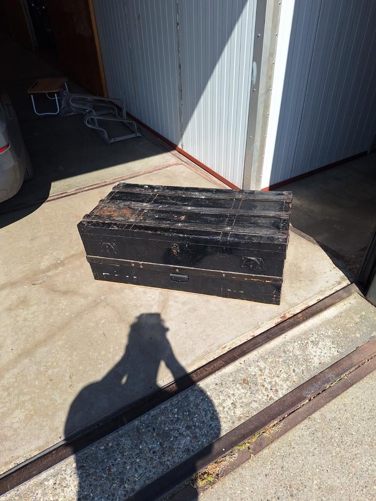 Vintage Zwarte Houten Kist / Koffer, Huis en Inrichting, Overige houtsoorten, Gebruikt, 100 tot 150 cm, 50 tot 75 cm