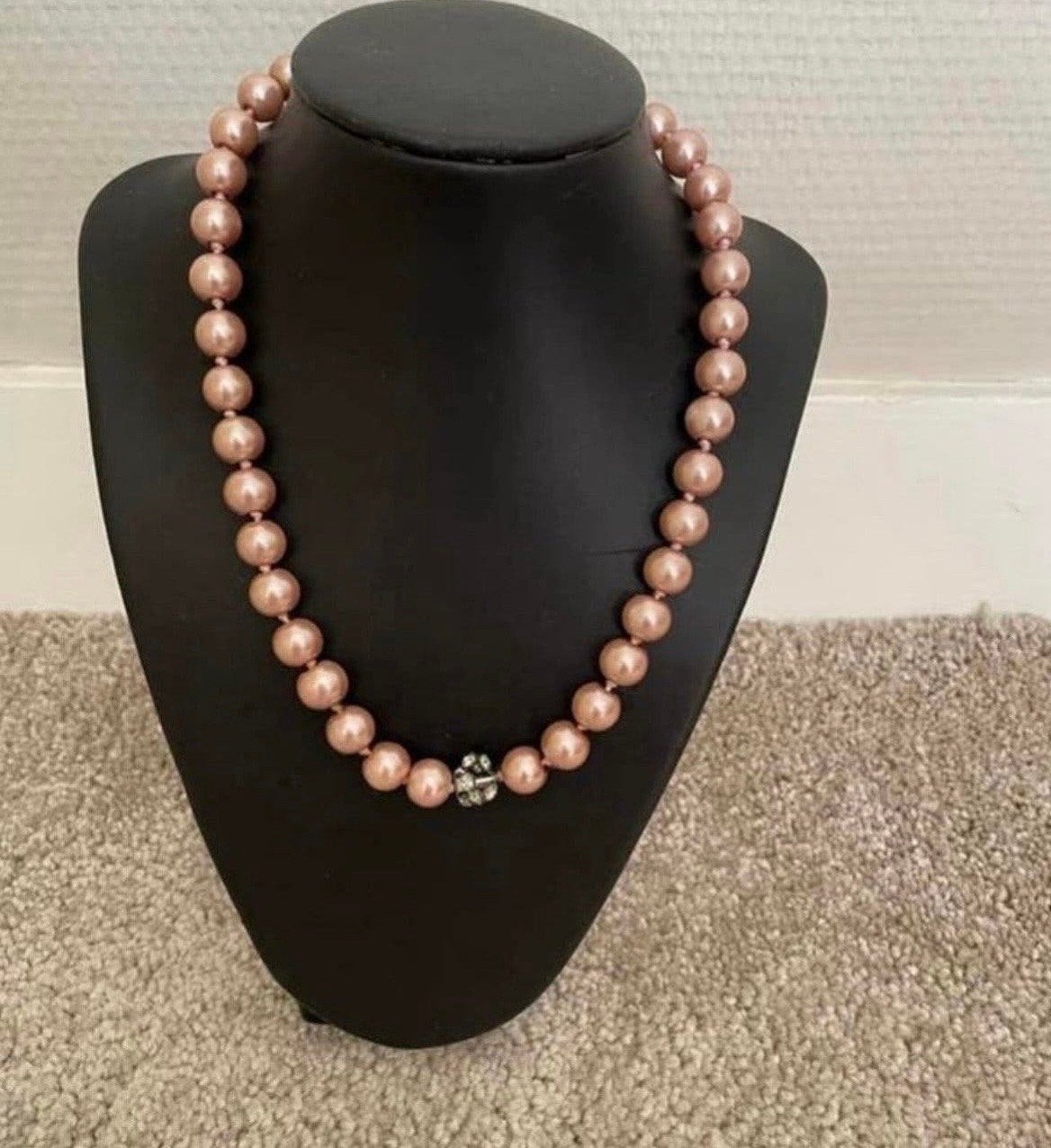 Elegante Roze Parelketting met Detail, Overige materialen, Ophalen of Verzenden, Zo goed als nieuw, Roze