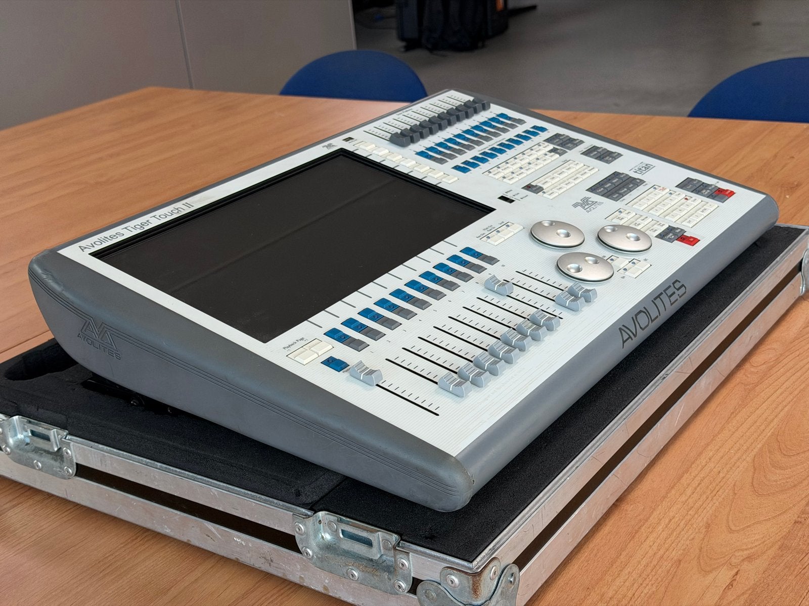 Avolites Tiger Touch II V15.1 incl. kist, Muziek en Instrumenten, Ophalen, Gebruikt