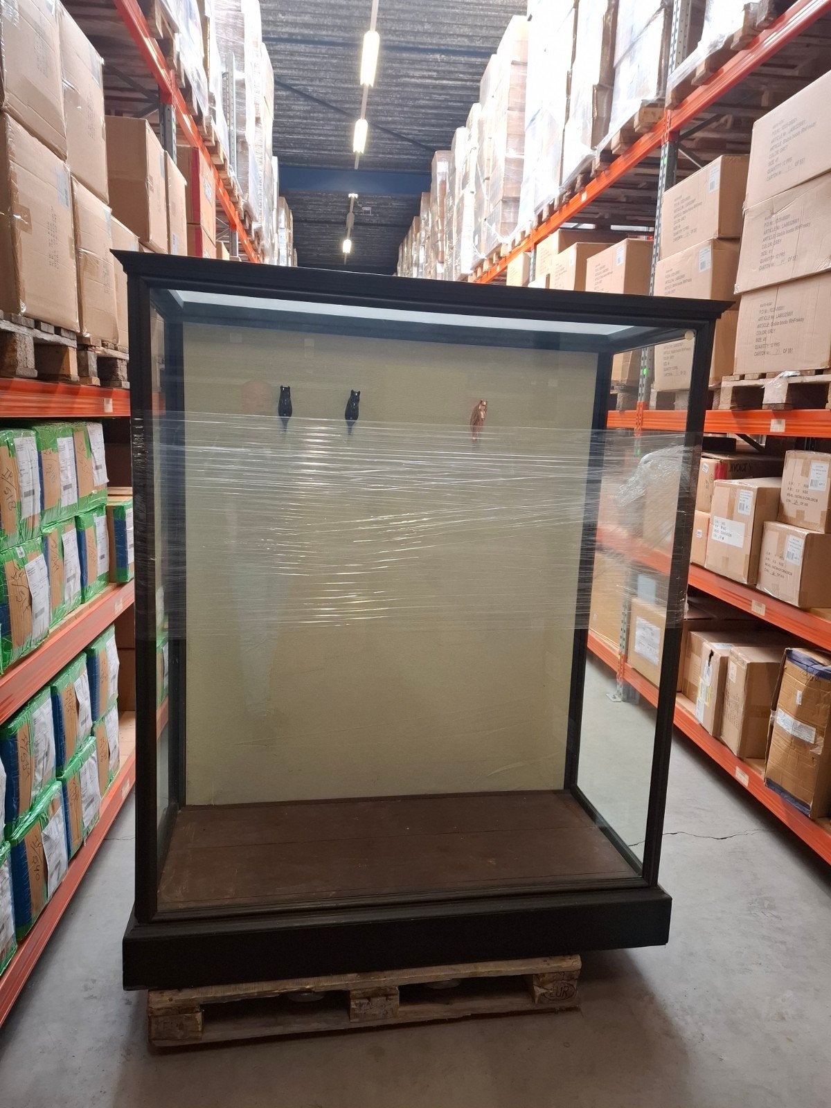 Franse vitrine kast, Ophalen