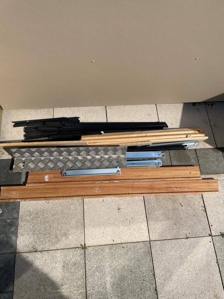 Diverse houten planken en aluminium profielen, Doe-het-zelf en Verbouw, Hout en Planken, Ophalen, Gebruikt, Minder dan 25 mm, Overige typen