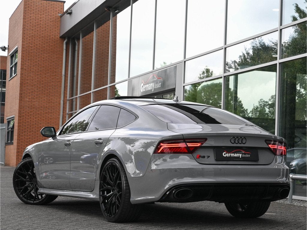 Audi RS7 Sportback 4.0TFSI 560pk Quattro Pano Milltek B&O Hi, Auto's, Gebruikt, 1905 kg, 4 stoelen, 11 km/l