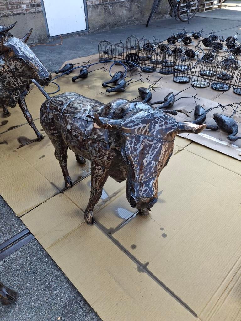 Uniek metalen tuinbeeld van gerecycled staal - Stier, Ophalen, Handgemaakt, Zoogdier, 1 meter - 2 meter