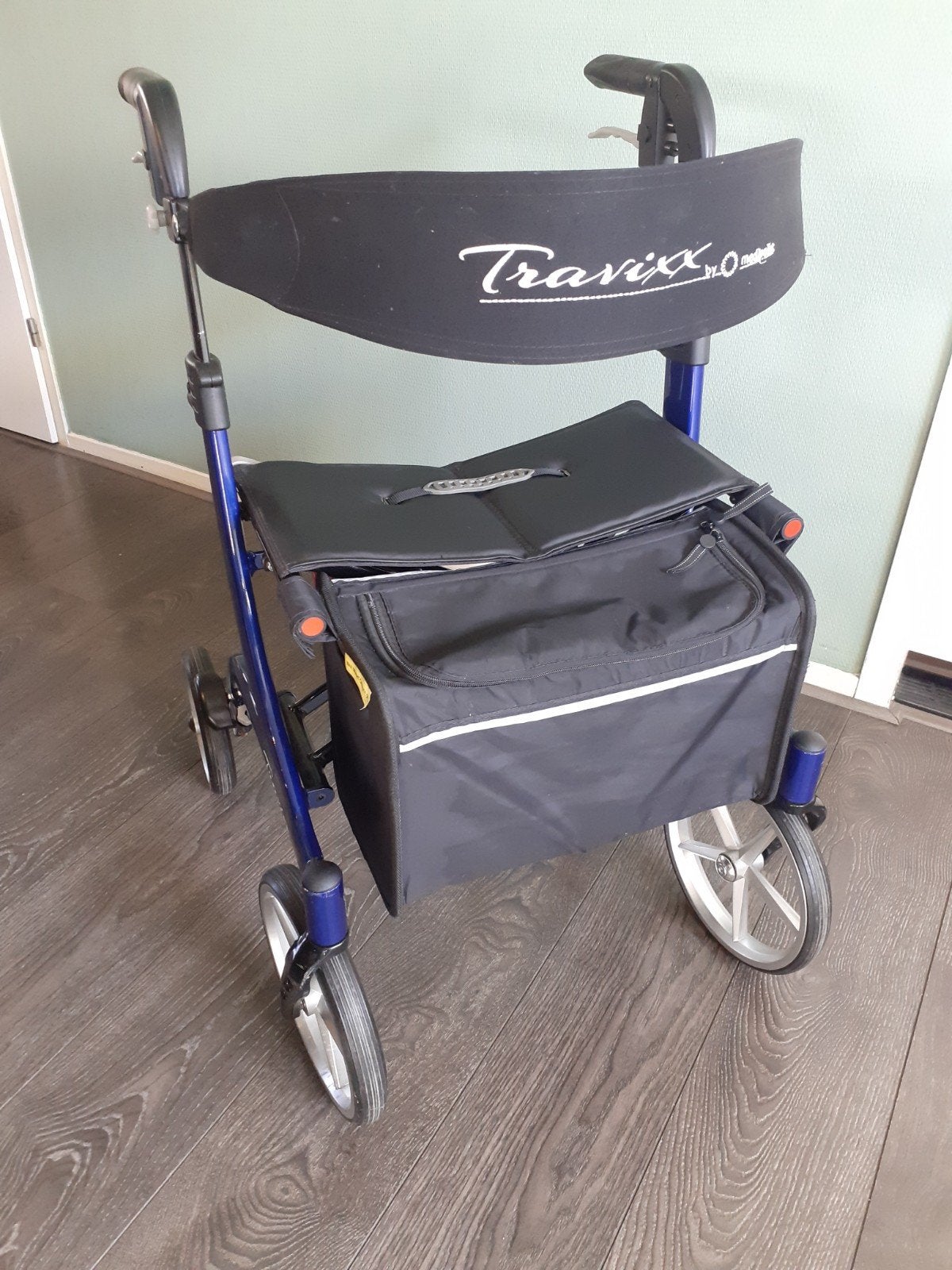rollator Travixx maat s  izgs, Diversen, Rollators, Ophalen, Lichtgewicht