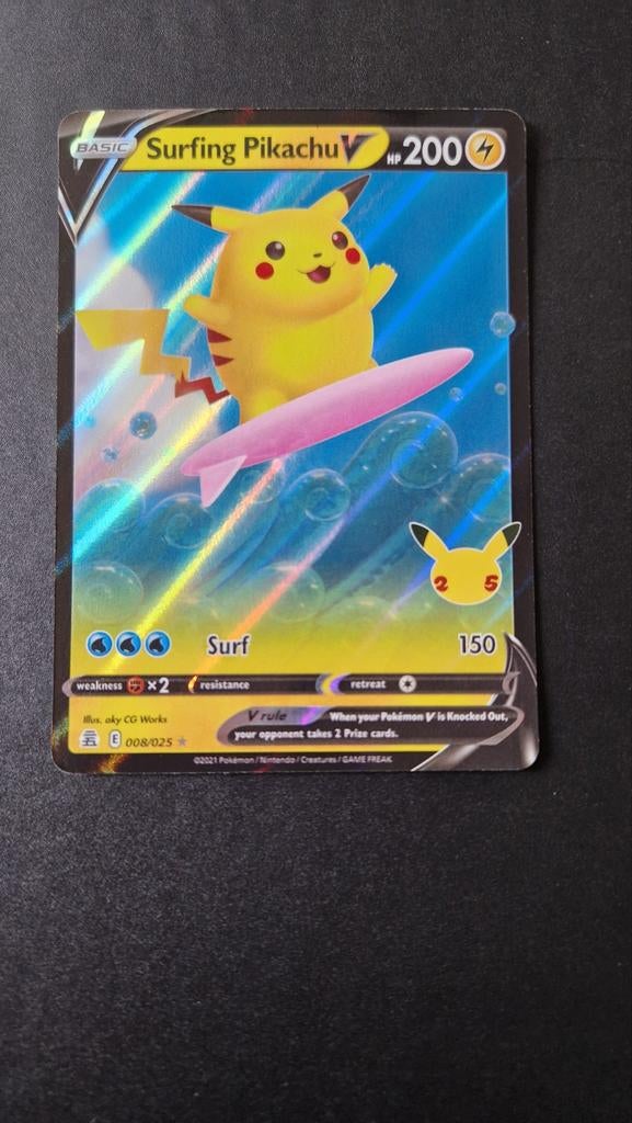 Surfing Pikachu V 008/025 Celebrations Pokemon, Ophalen of Verzenden, Zo goed als nieuw, Losse kaart