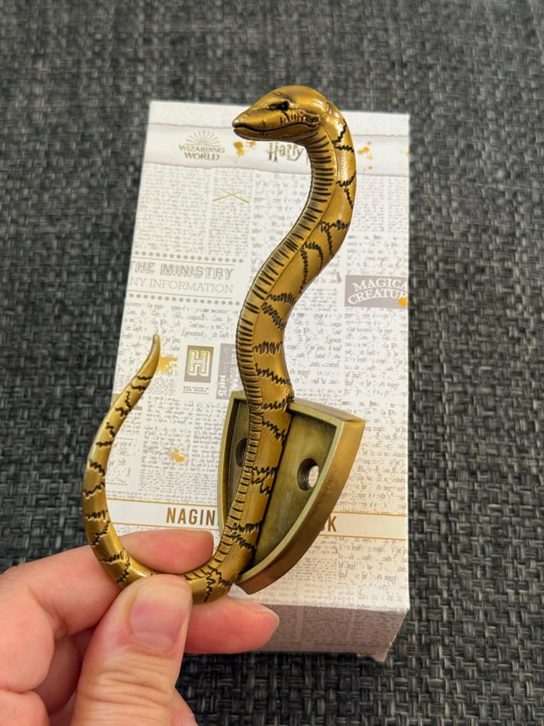 Harry Potter Nagini Muurhaak - Nieuw in doos - wall hook, Ophalen of Verzenden, Nieuw, Goud, Metaal