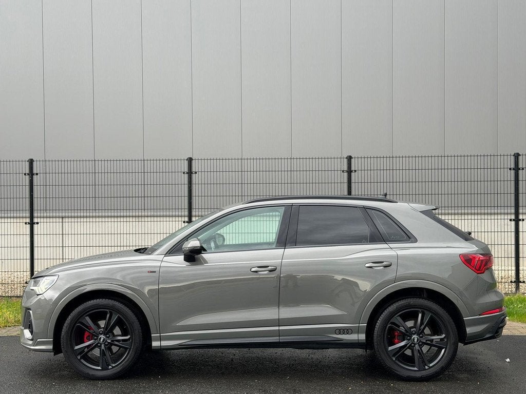Audi Q3 35 TFSI edition one S-Line|TREKH|CAMERA|NAVI|VIRTUAL, Auto's, Euro 6, 4 cilinders, 150 pk, Leder