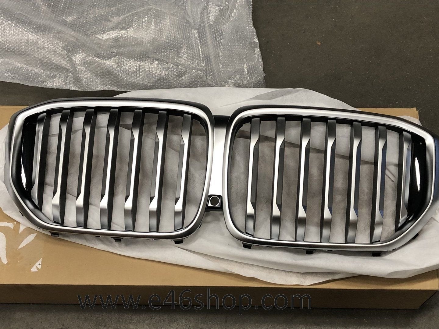 GRILL NIEREN BMW X5 G05 OE 21454110, Gebruikt, -, -, Ophalen of Verzenden