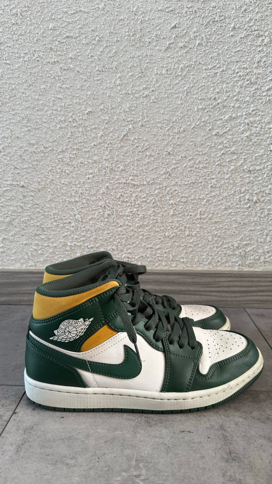Nike Air Jordan 1 Mid - Groen/Wit/Geel, Ophalen of Verzenden, Gedragen, Groen, Sneakers of Gympen