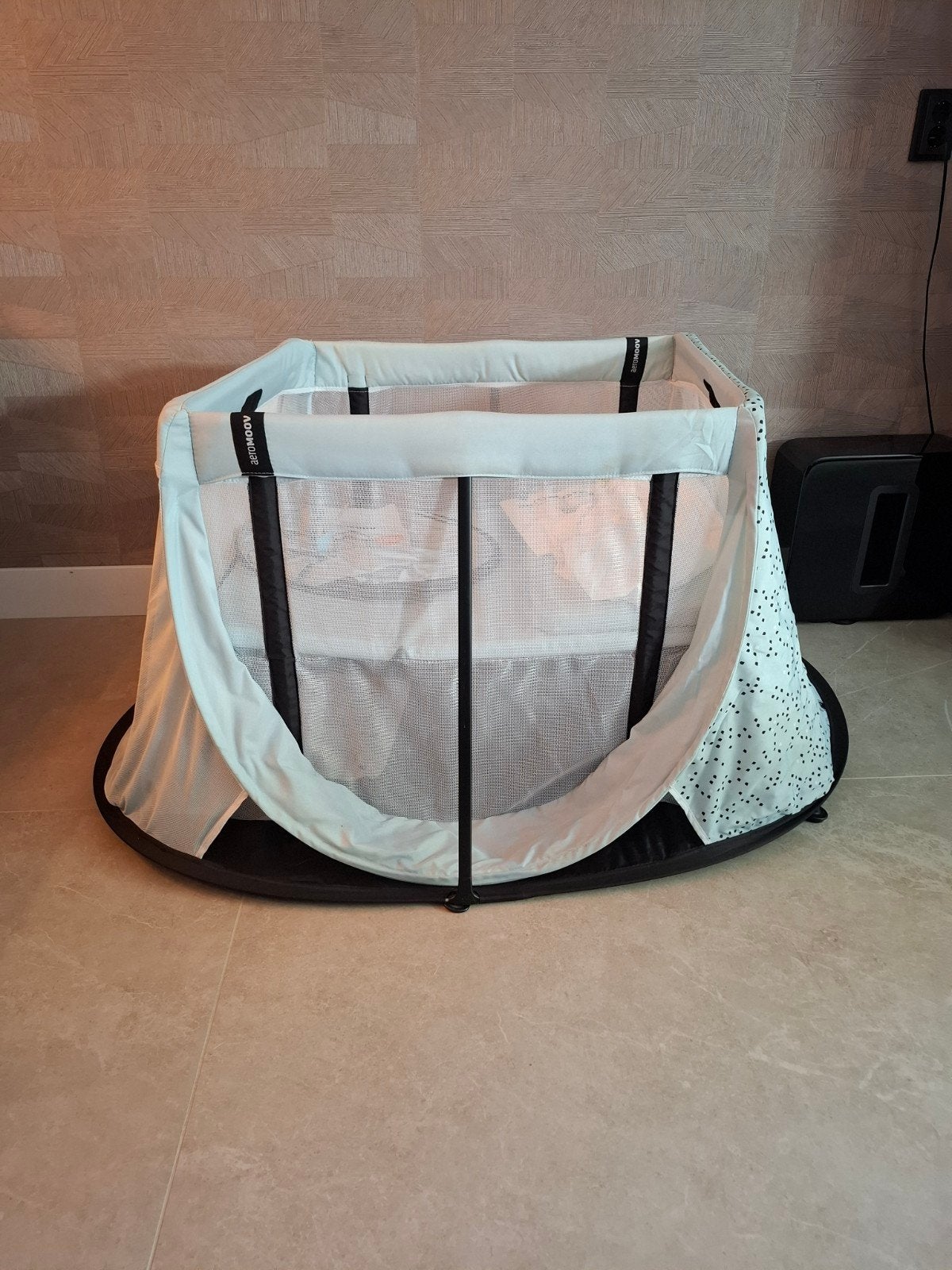 AeroMoov Instant Reisbedje met Sunshade, Ophalen, Zo goed als nieuw, Reisbedje