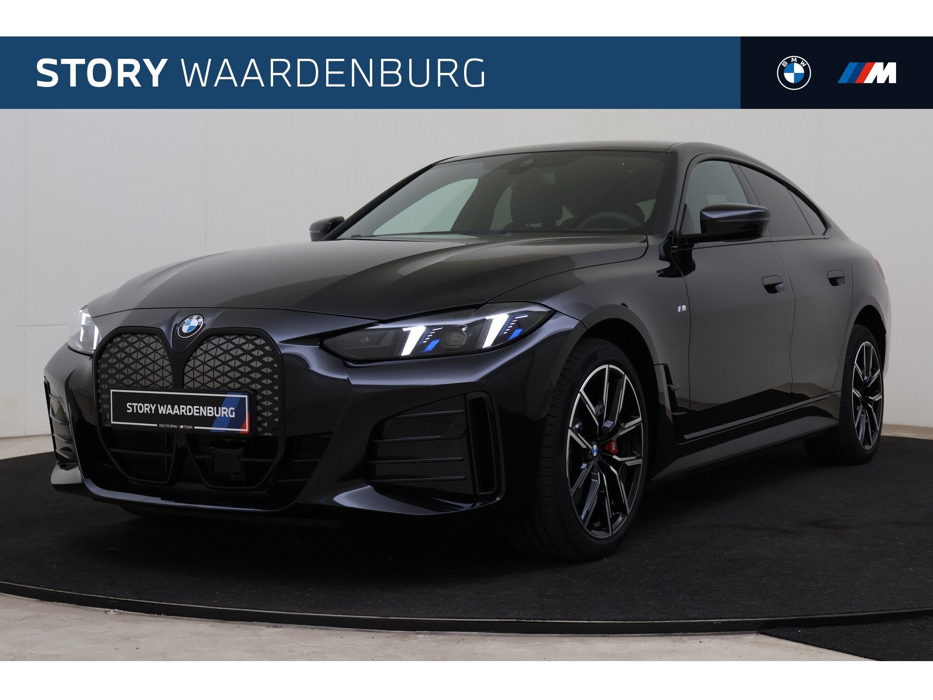BMW i4 eDrive40 M Sport / Achteruitrijcamera / Active Cruise, Dealer onderhouden, Achterwielaandrijving, Zwart, 2020 kg