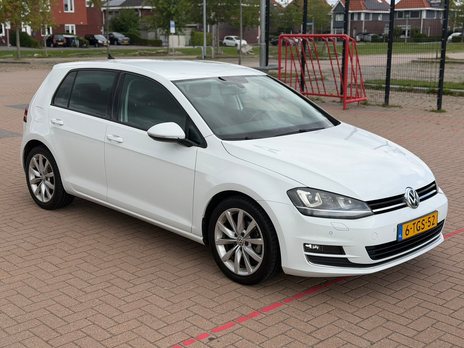 Volkswagen Golf 1.2 TSI 77KW 5D 2014 Xenon Navi Led Vol NAP!, Voorwielaandrijving, 4 cilinders, Origineel Nederlands, Handgeschakeld