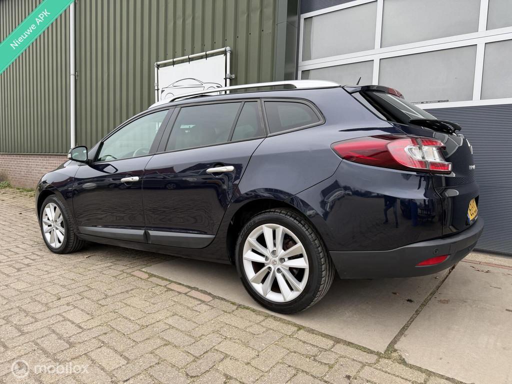 Renault Megane Estate 1.4 TCe Dynamique|Pano|Leder|Xenon|Nav, Voorwielaandrijving, Gebruikt, 4 cilinders, Blauw