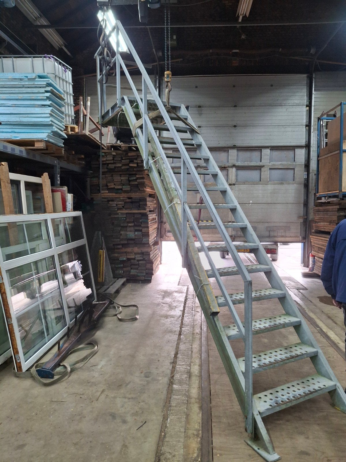 gegalvaniseerde stalen trap met bordes, Ophalen, Trap, 2 tot 4 meter