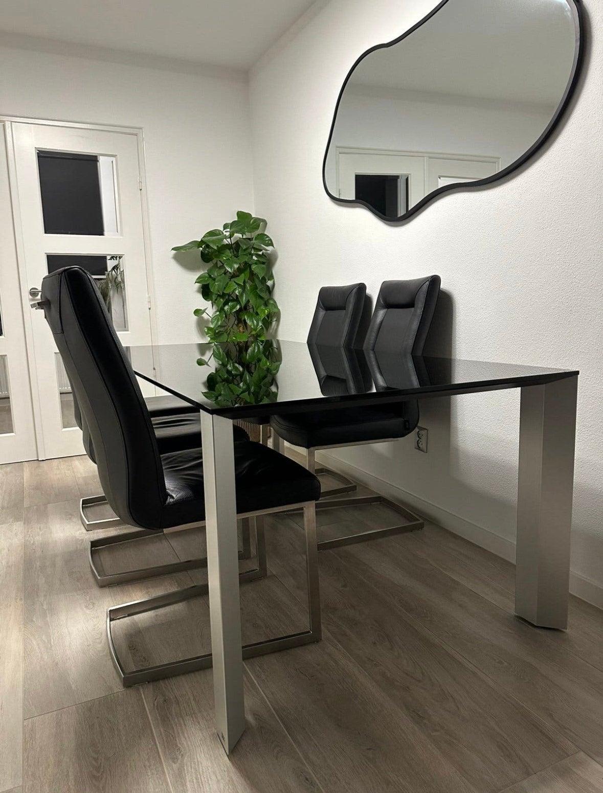 Eettafel met 6 echt leren stoelen, Ophalen, Zo goed als nieuw, Rechthoekig, Minder dan 100 cm