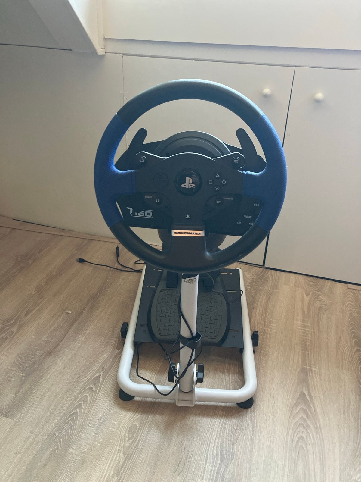 Thrustmaster T150 racestuur met pedalen en Playseat, Ophalen, Zo goed als nieuw, Stuur of Pedalen, PlayStation 4