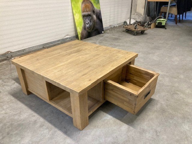 Foto 4 van salontafel blank hout 90 x 90 cm ALS NIEUW