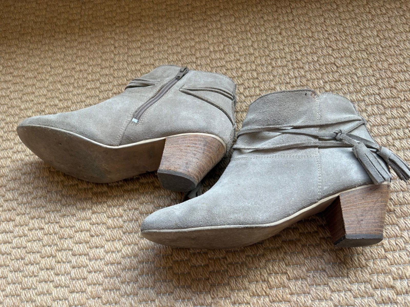 Beige enkellaarsjes, Beige, Lage of Enkellaarzen, Ophalen of Verzenden, Zo goed als nieuw