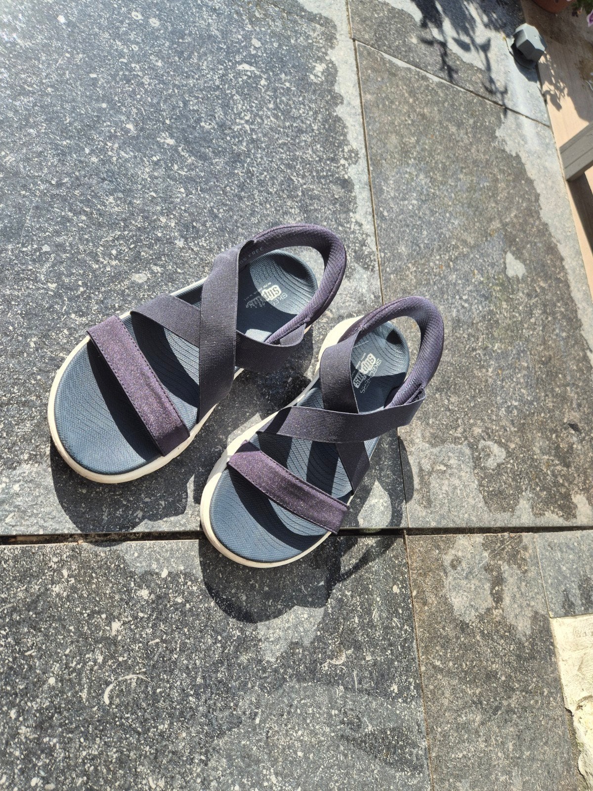 Mooie blauwe dames sandalen skecher  go walk, Kleding | Dames, Schoenen, Ophalen of Verzenden, Nieuw, Blauw, Sneakers of Gympen