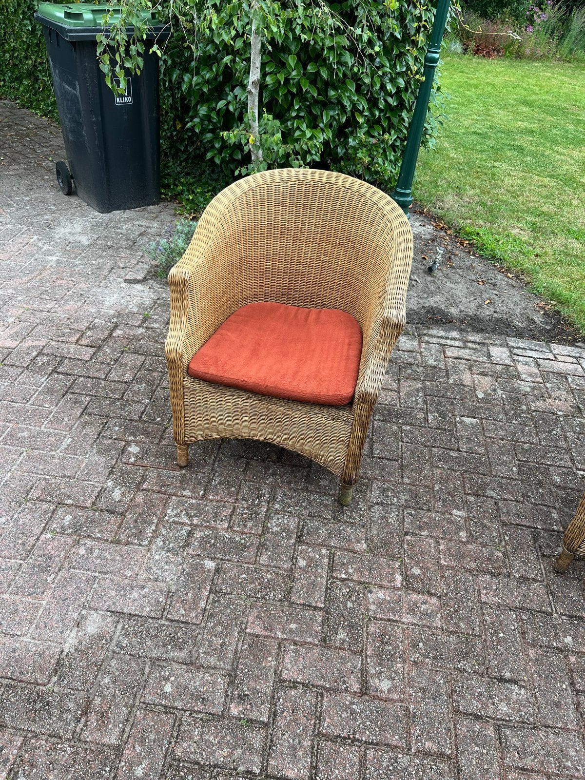 2 Comfortabele rotan stoellen met kussen, Huis en Inrichting, Stoelen, Ophalen, Gebruikt, Bruin, Riet of Rotan