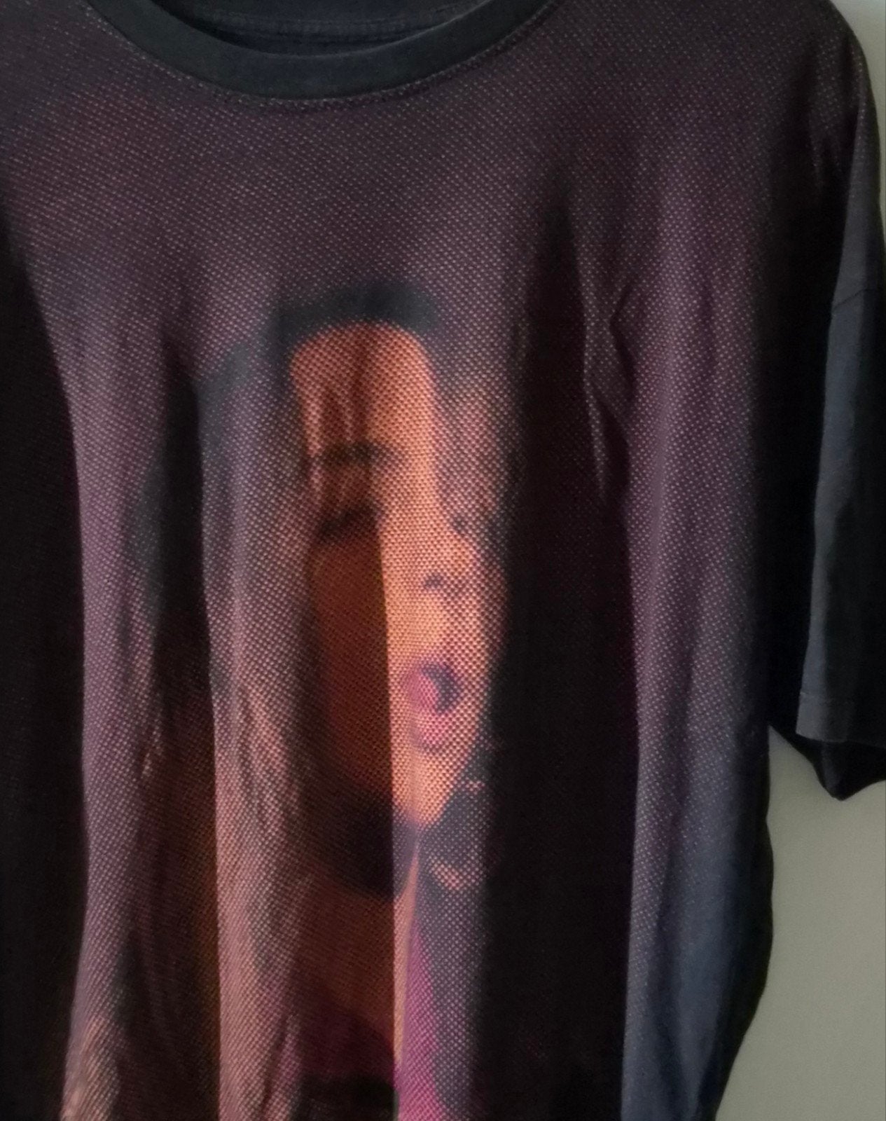 T shirt Billie Eilish, zwart met oranje, maat L, Kleding | Dames, T-shirts, Ophalen of Verzenden, Zwart, Korte mouw