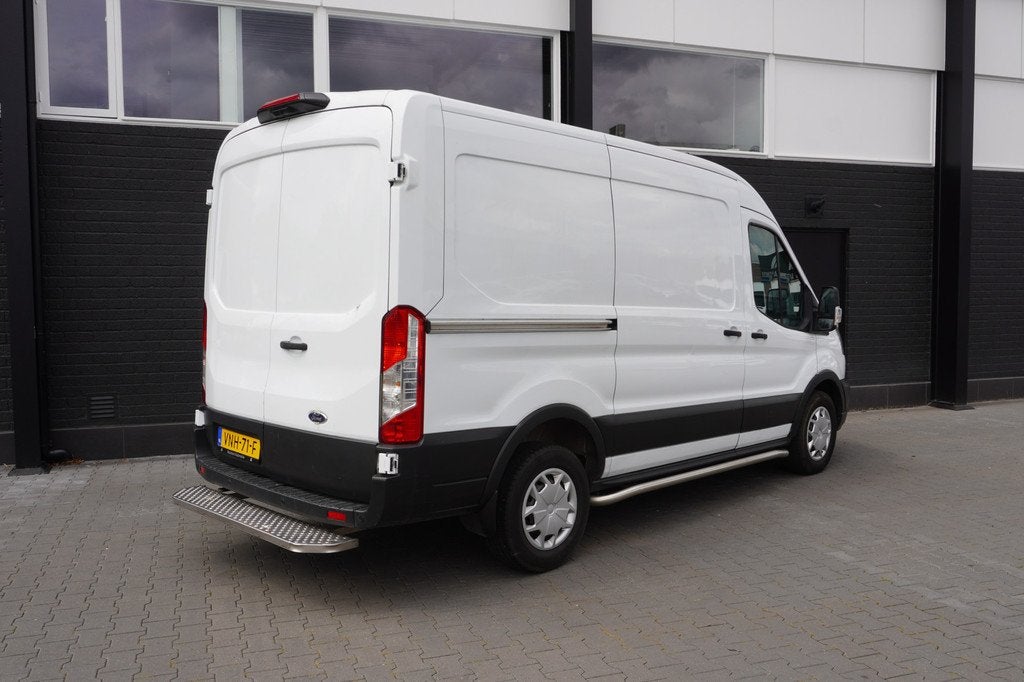 Ford Transit 2.0 TDCI 130PK L2H2 EURO 6 - Airco - Navi - Cru, Auto's, Voorwielaandrijving, Stof, 4 cilinders, Wit