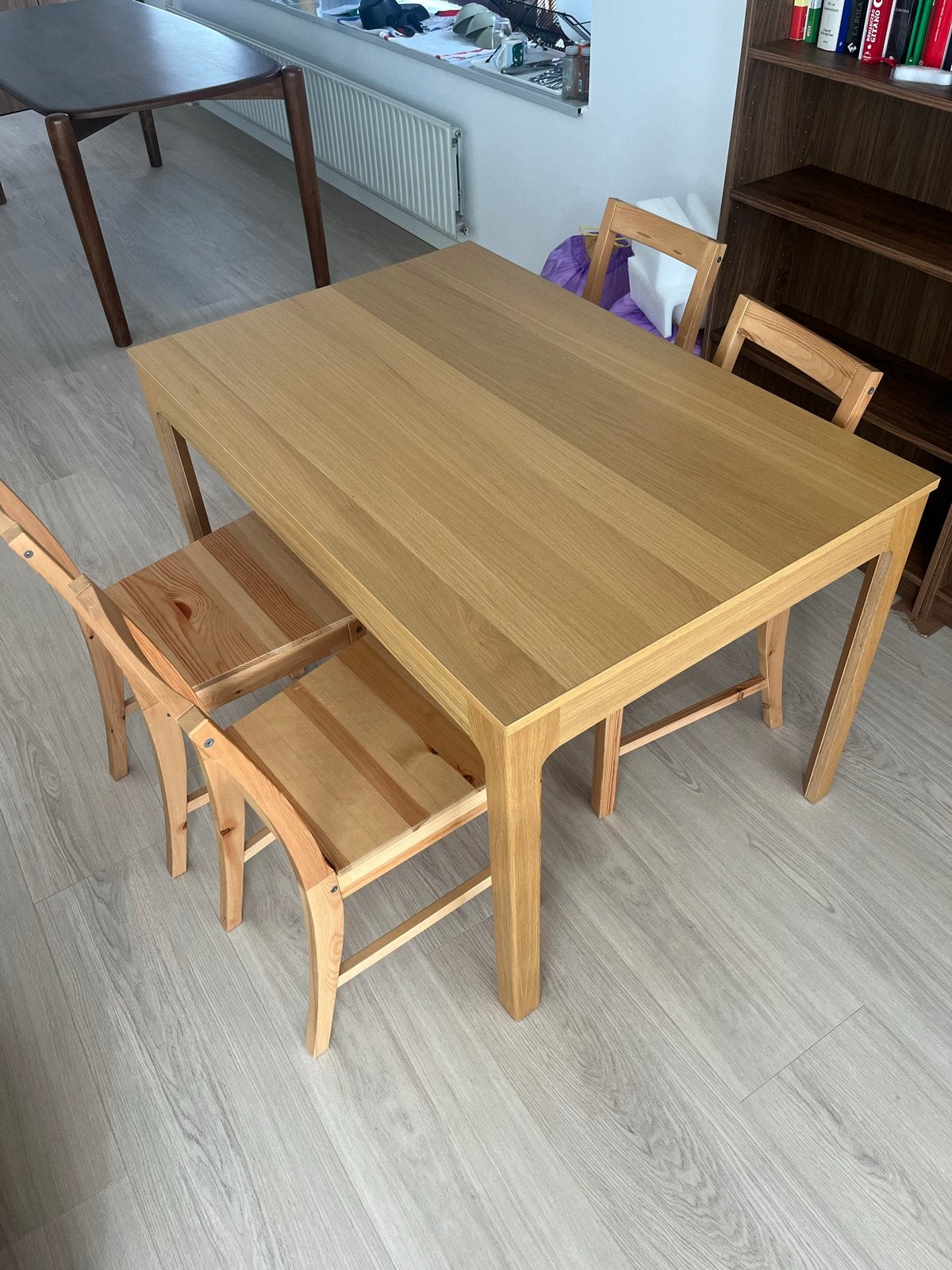 IKEA EKEDALEN extendable dining table + 4 IKEA PINNTORP, Huis en Inrichting, Ophalen, 50 tot 100 cm, Zo goed als nieuw, 150 tot 200 cm
