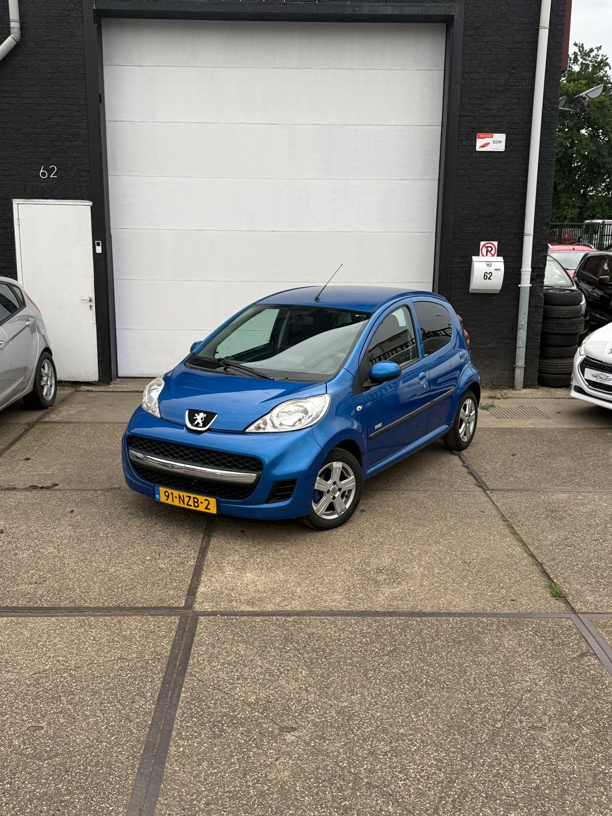 Peugeot 107 5DR 2011, Voorwielaandrijving, 68 pk, Origineel Nederlands, Bedrijf