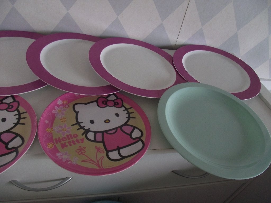 7 Mepal bord 4 roze 1 mint 2 Hello Kitty camping servies p s, Ophalen of Verzenden, Zo goed als nieuw