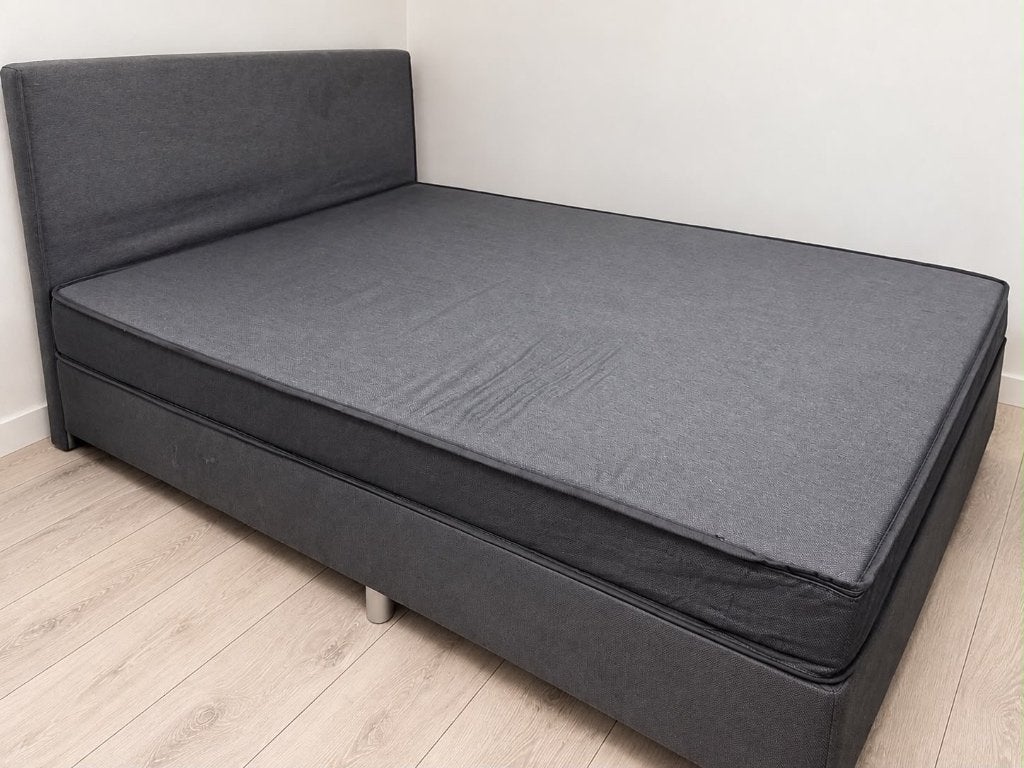 Bed, Ophalen, Gebruikt, 140 cm, Twijfelaar