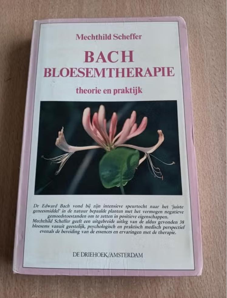 Bach bloesemtherapie - Mechthild Scheffer, Ophalen of Verzenden, Zo goed als nieuw