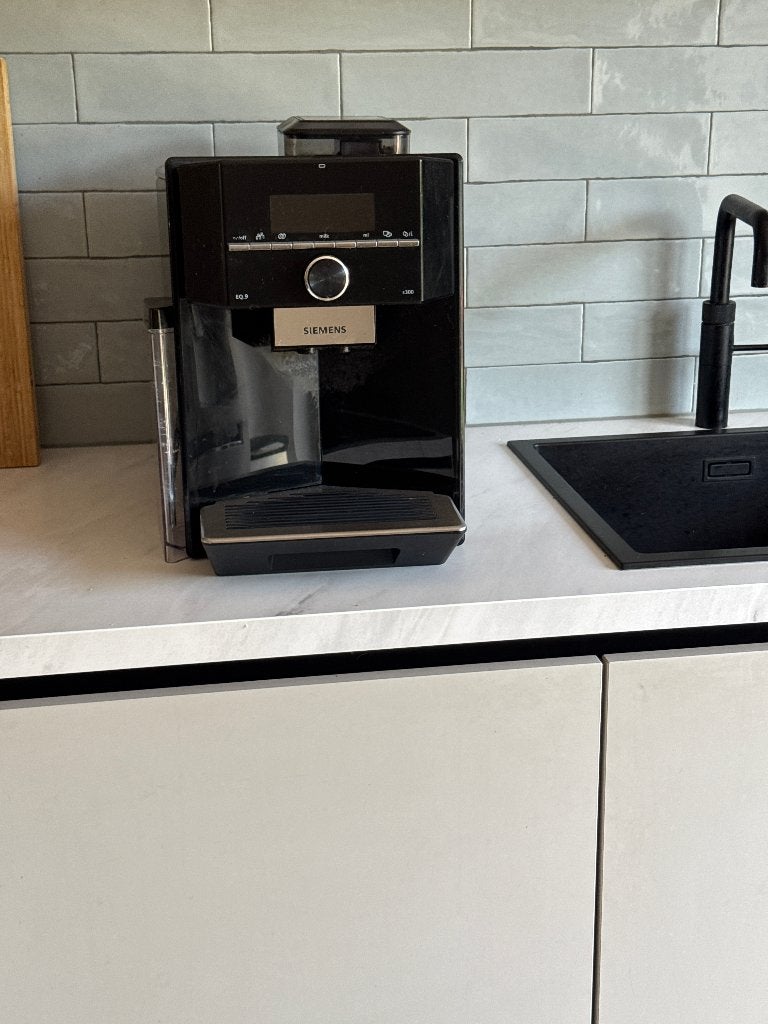 Siemens EQ.9 s300 Volautomatische Koffiemachine, Ophalen, Afneembaar waterreservoir, Gebruikt, Koffiemachine