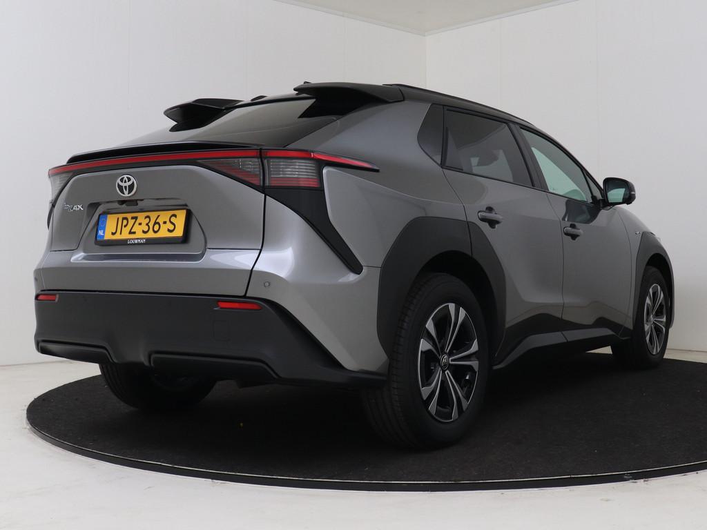 Toyota Bz4x Dynamic 71 kWh Bi-Tone + Panoramisch dak, Auto's, Toyota, 12 maanden, Stof, Origineel Nederlands, 204 pk
