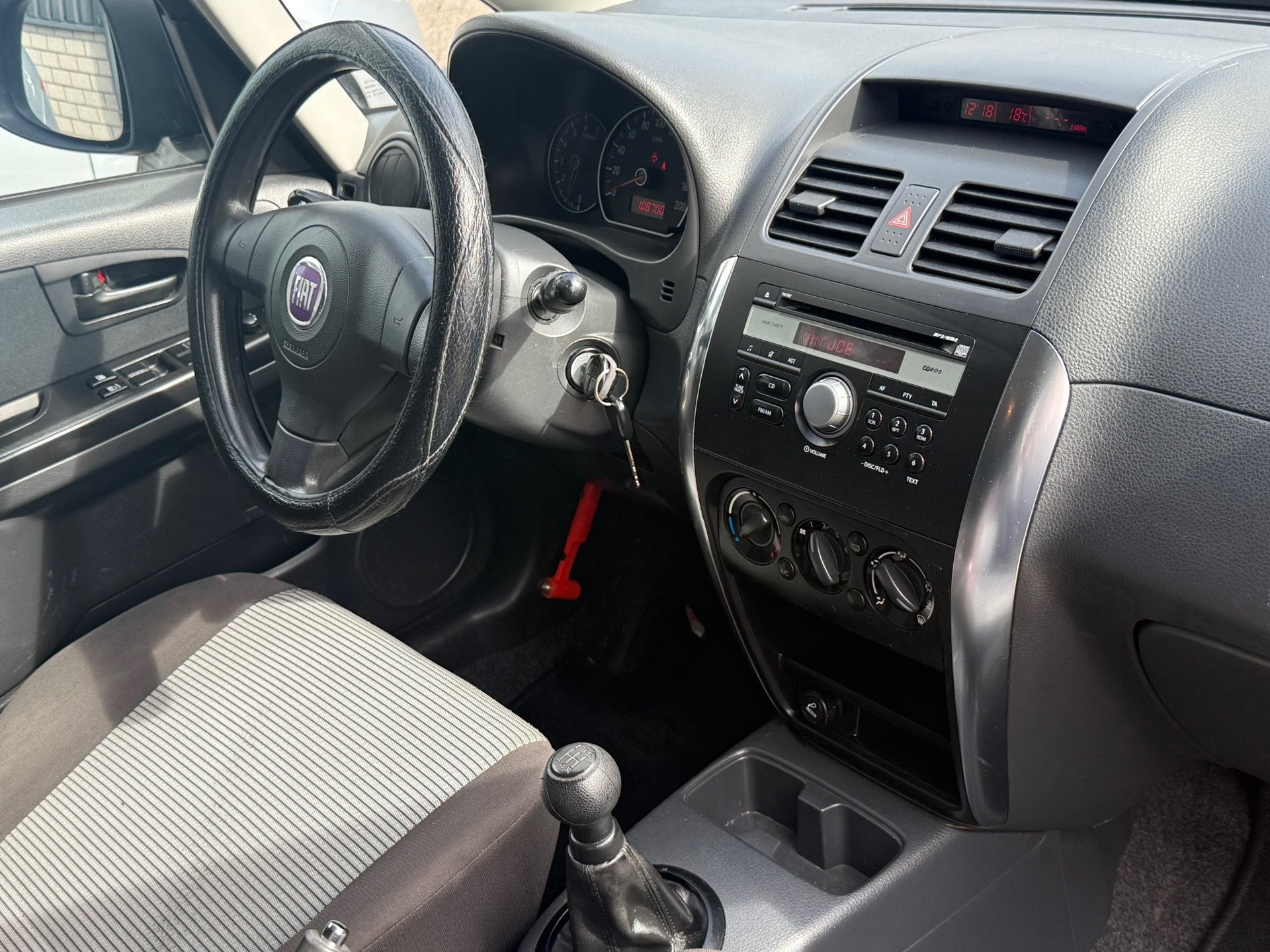 Foto 2 van Fiat Sedici 1.6-16V Dynamic Airco 5d Nieuwe Apk