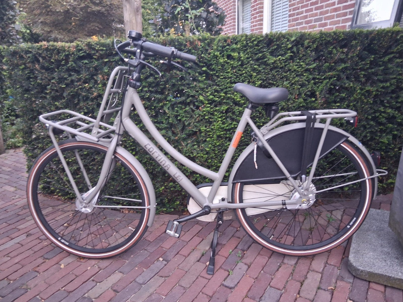 Goed onderhouden Cortina fiets met mand, Fietsen en Brommers, Fietsen | Dames | Damesfietsen, Ophalen, Gebruikt, Overige merken